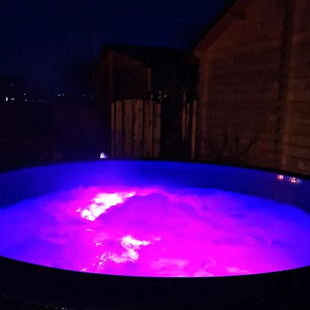 Miodowe Lato Nad Morzem Z Jacuzzi - Balia Z Hydromasazem I Basen 別荘 Będzino
